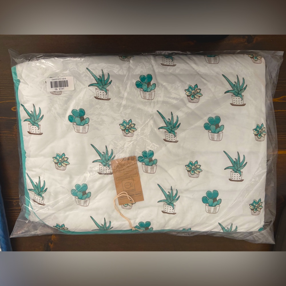 KYTE BABY Toddler blanket 1.0 TOG succulent blanket (retired print). NWT